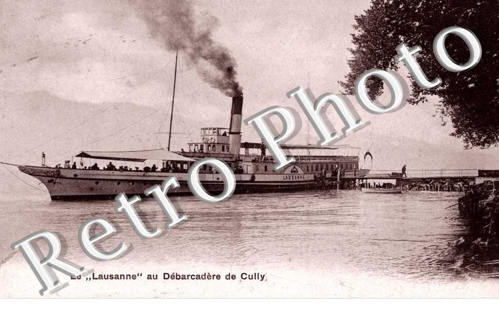 le " Lausanne " au debarcadere de Cully