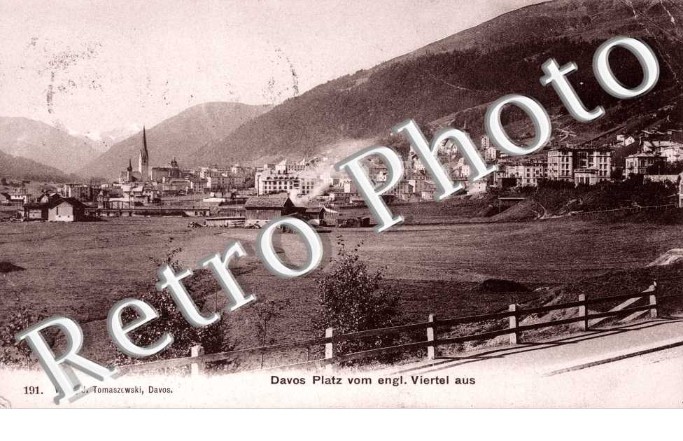 Platz  vom engl. Viertel aus