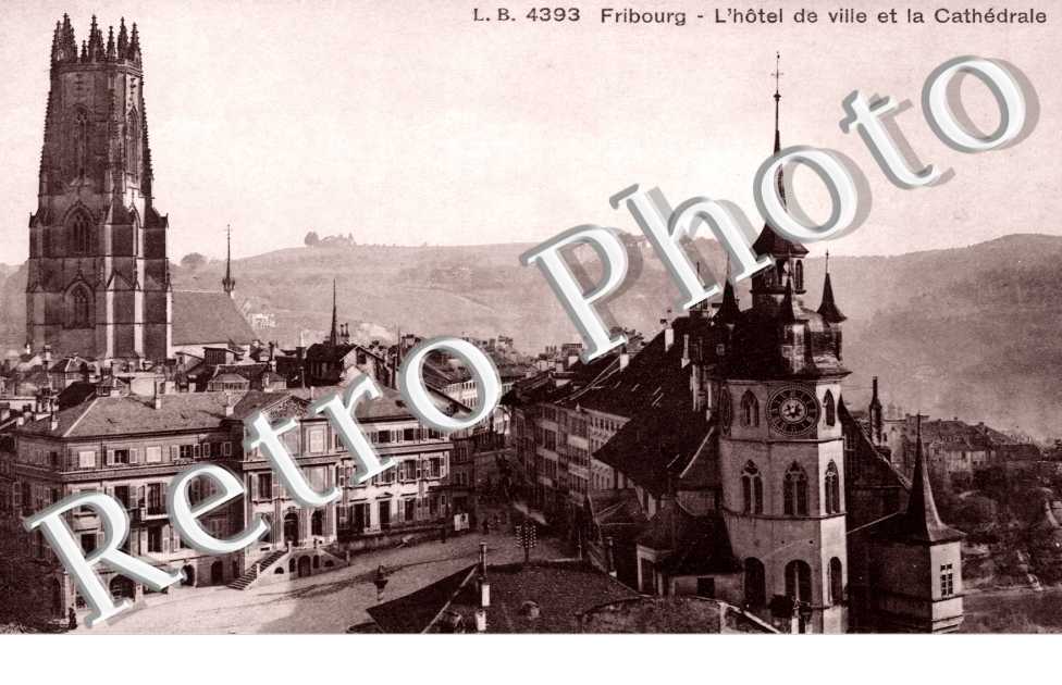 l'hotel de ville et la Cathedrale