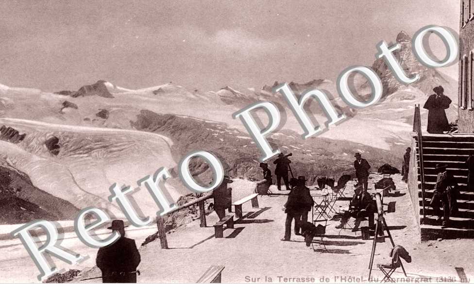 Sur la terrasse de l'hotel