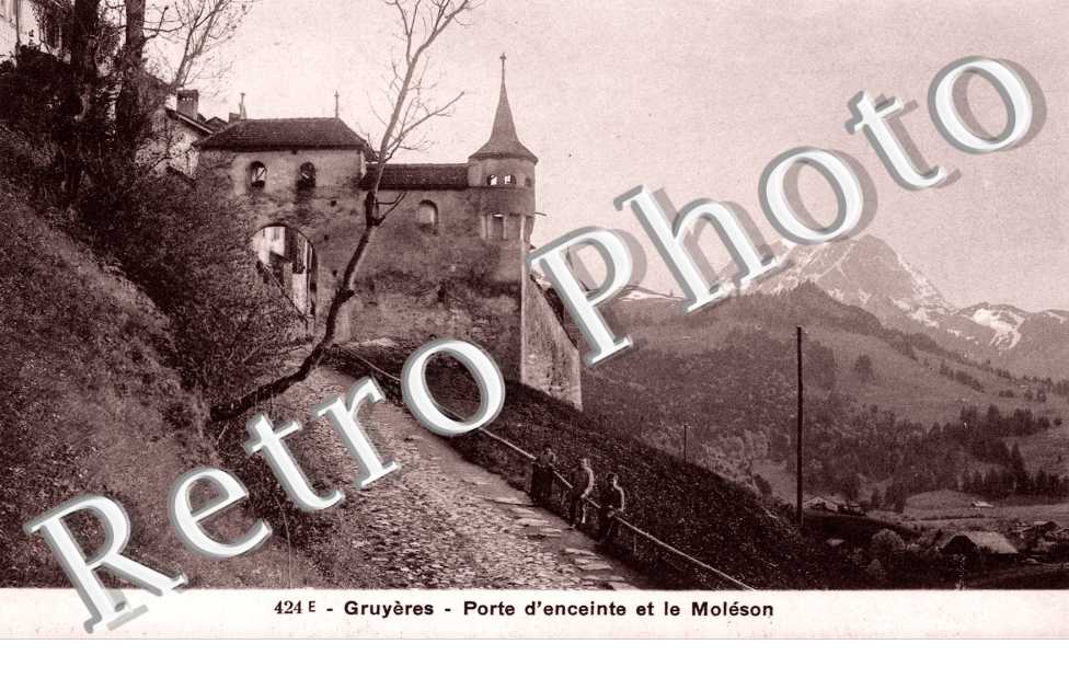 Porte d'enceinte et le Moleson