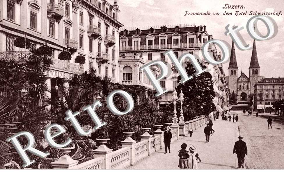 Promenade vor dem Schweizerhof