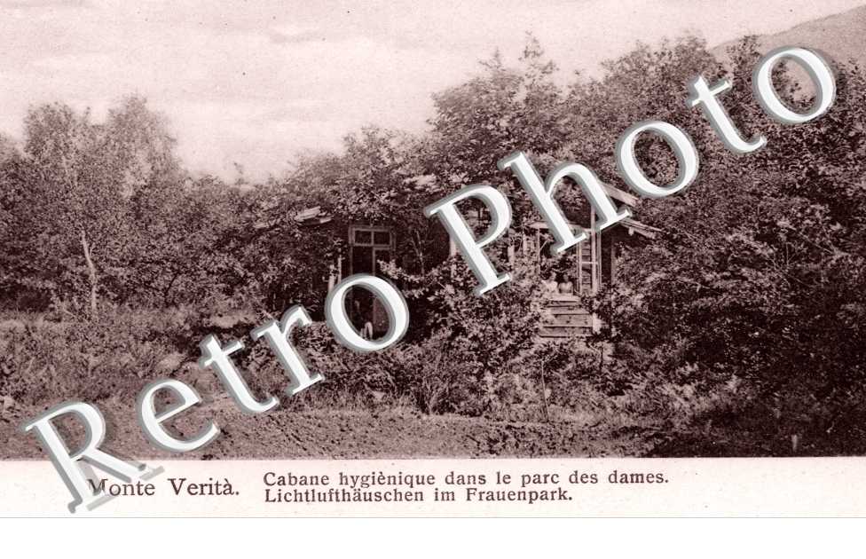 cabane hygienique dans le parc des dames