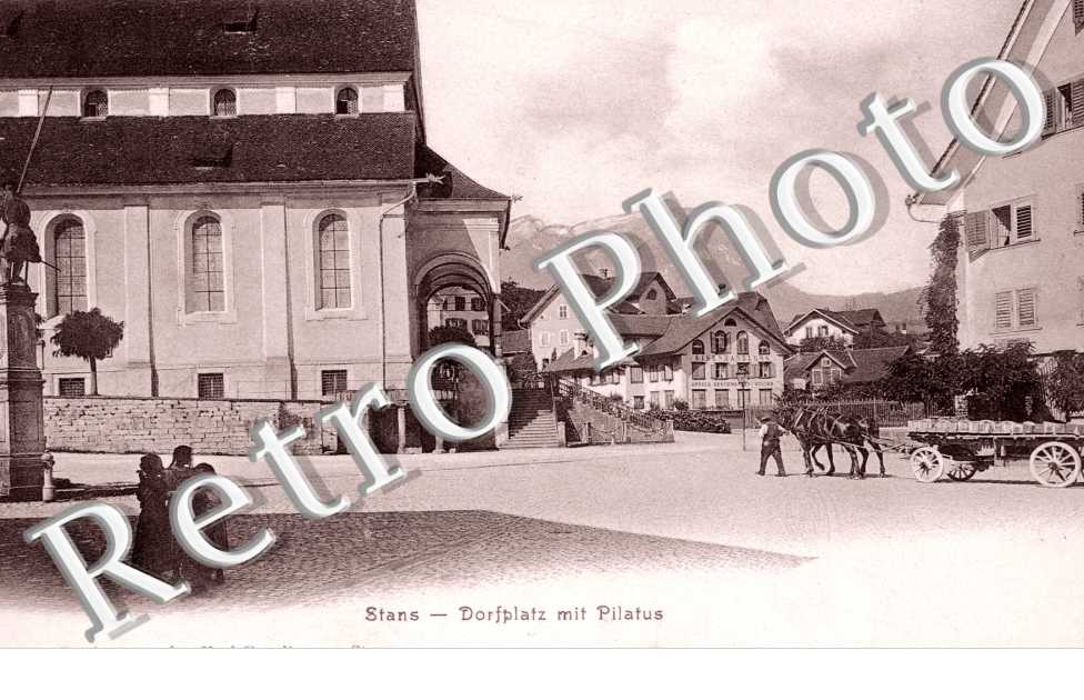 Dorfplatz mit Pilatus
