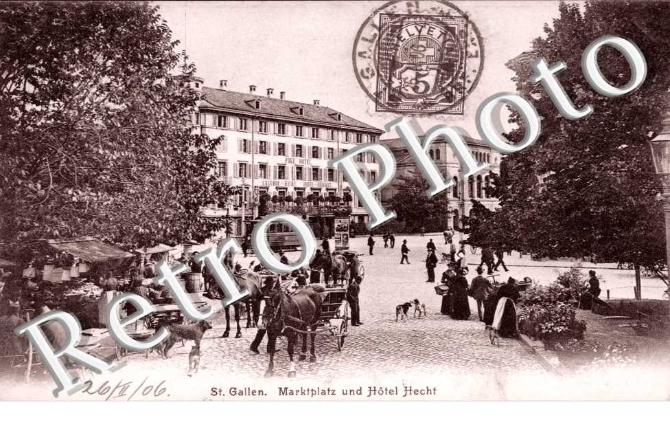 Marktplatz und hotel Hecht. Place du marche et hotel
