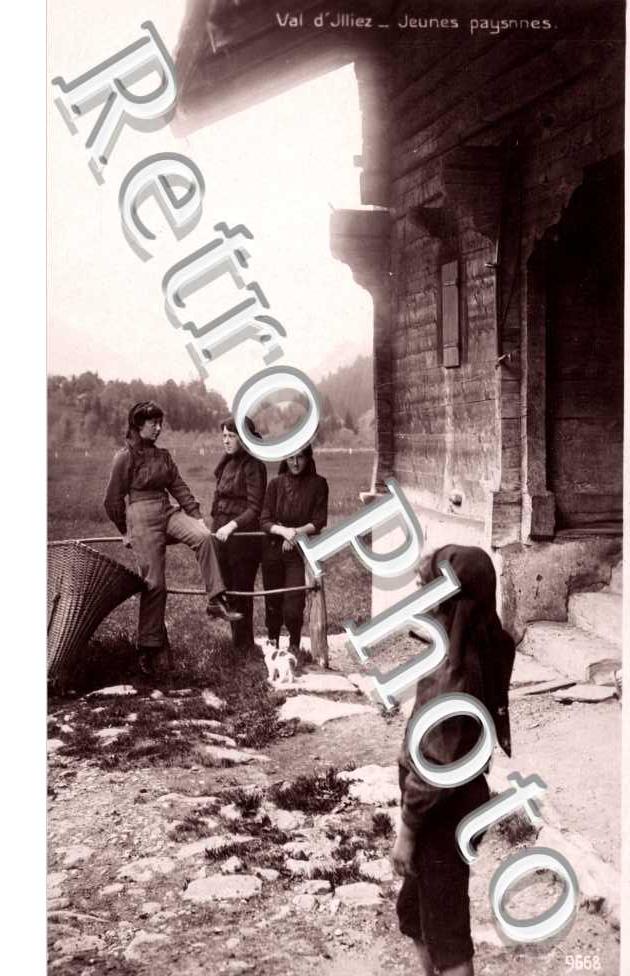 Jeunes Paysannes