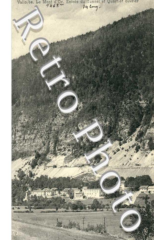 Le mont d'or - Entree du tunnel et quartier ouvrier