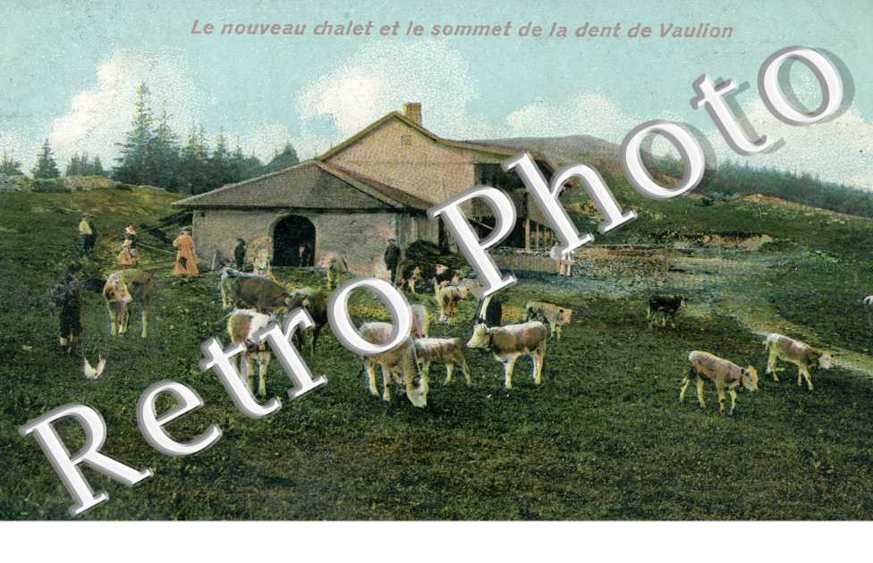 Le Nouveau Chalet et le sommet de la dent de Vaulion
