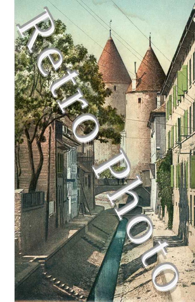 Canal oriental et le chateau