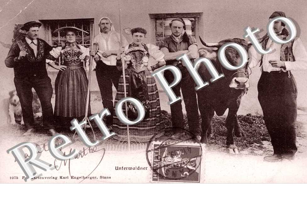 (costumes typiques)