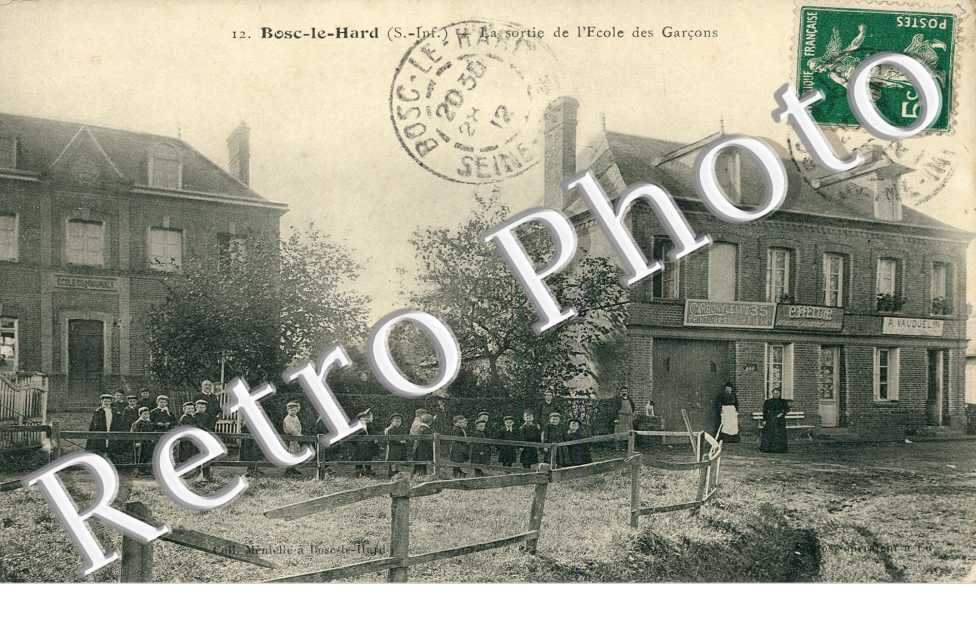 la sortie de l'ecole des garcons