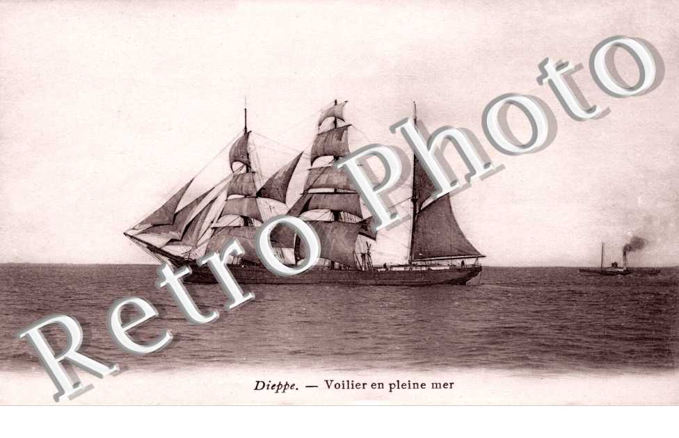 voilier en pleine mer