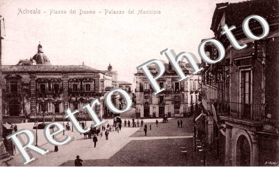 Piazza Duomo, Palazzo del Municipio