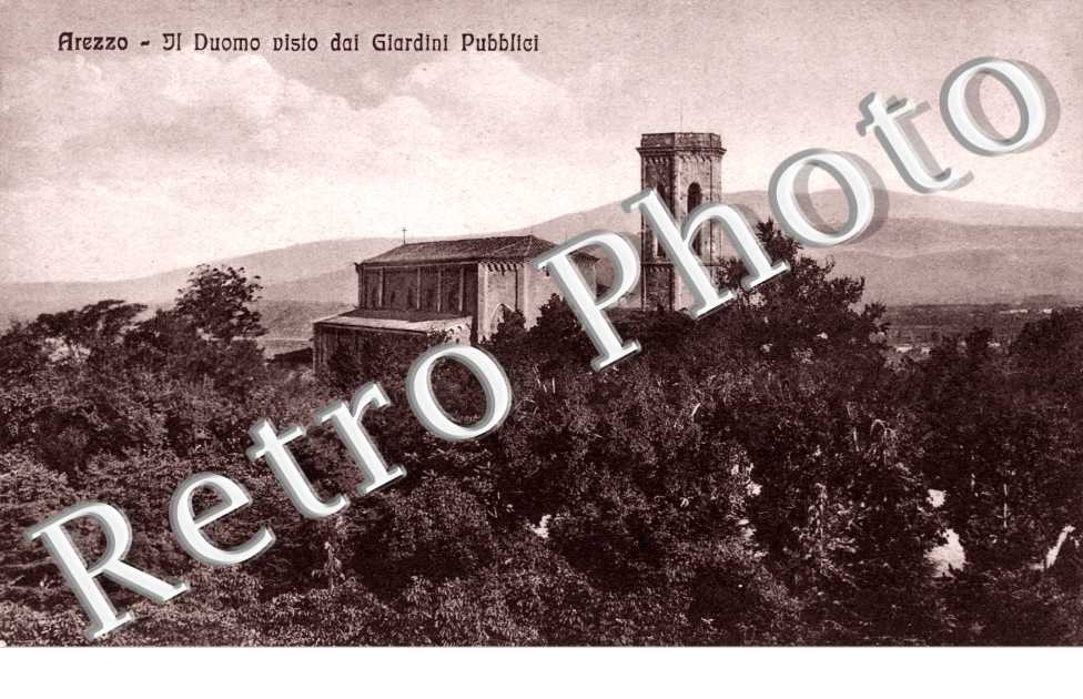 il duomo visto dai giardini pubblici