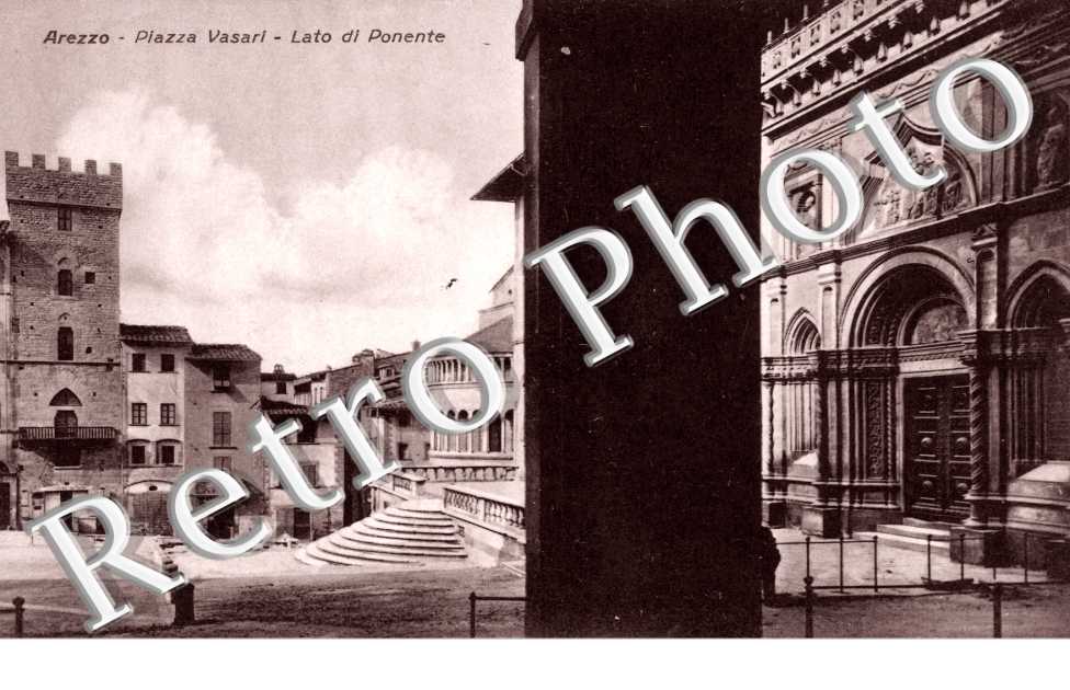 piazza vasari lato di ponente