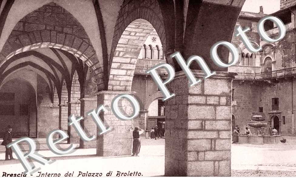 Interno del Palazzo di Broletto
