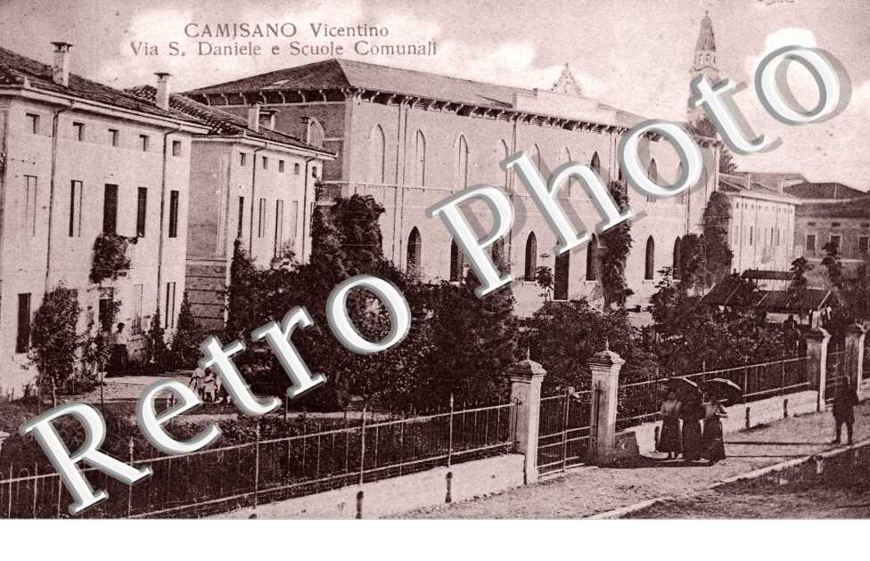 Vicentino, Via S. Daniele e Scuole Comunali