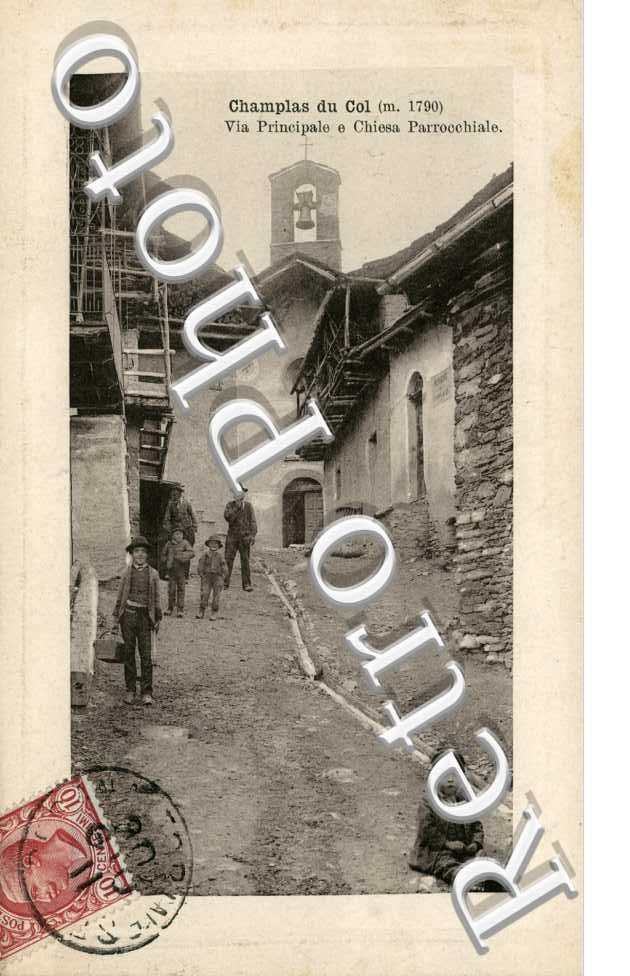 via principale e chiesa parrocchiale