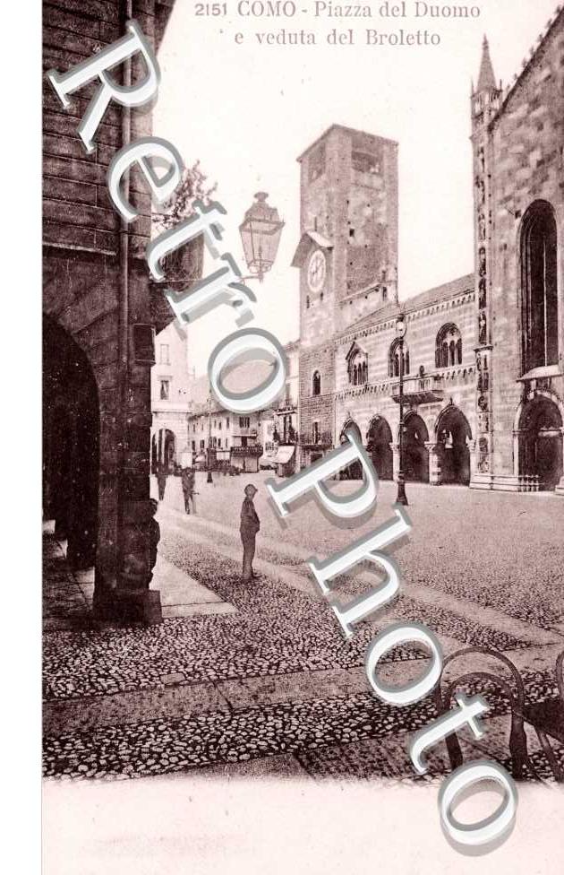 Pizza del Duomo e vedutta del Broletto