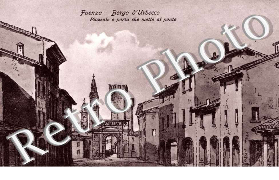 piazzale e porta che mette al ponte