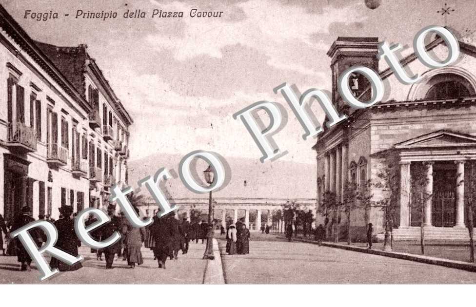 principio della piazza Cavour