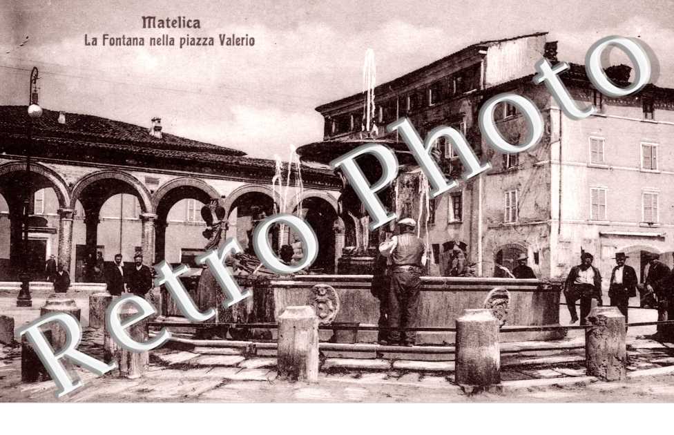 la fontana nella piazza Valerio