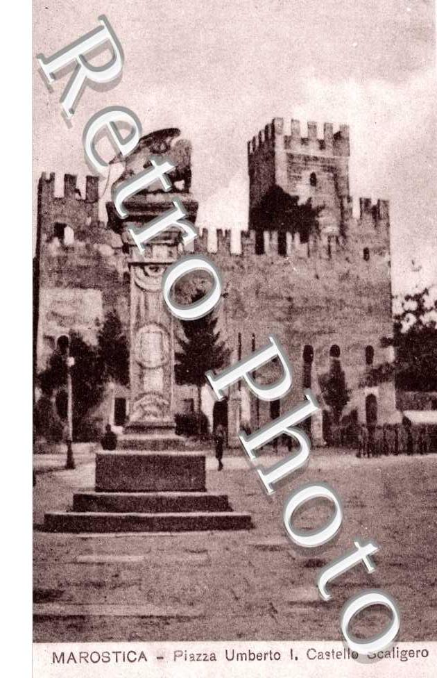 Piazza Umberto I. castello Scaligero