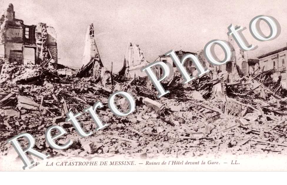 Ruines de l'hotel devant la gare
