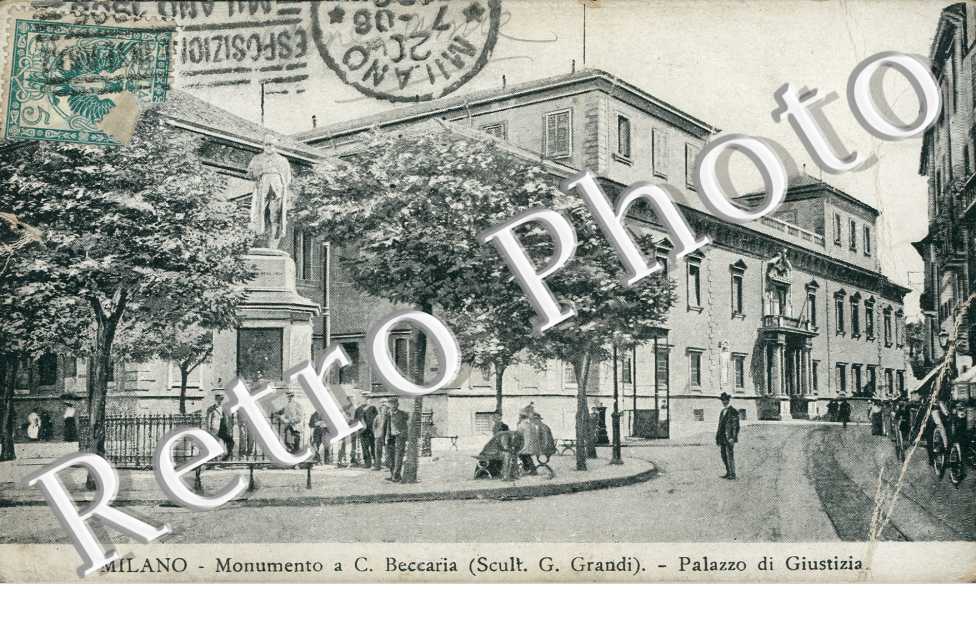 Monumento a C. Beccaria - palazzo di Giustizia