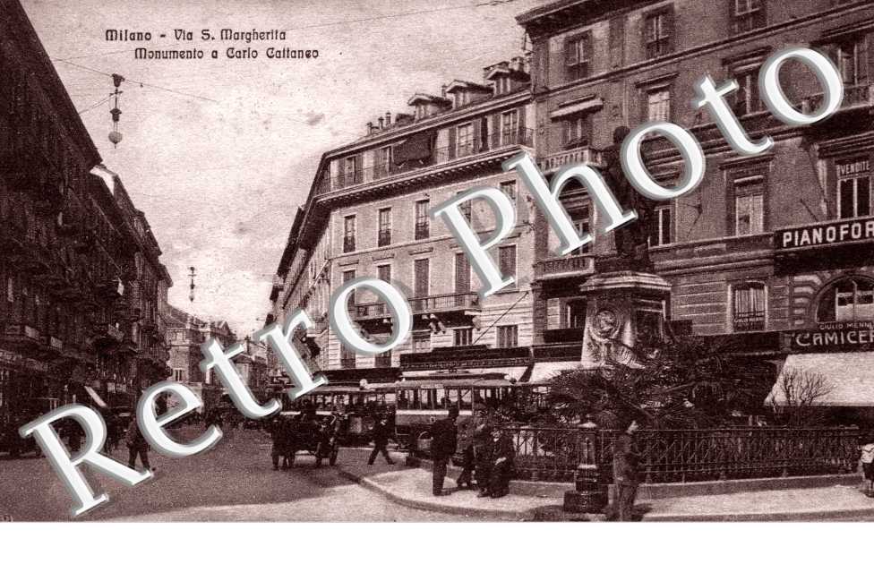 Via S. Margherita - Monumento a Carlo Cattaneo