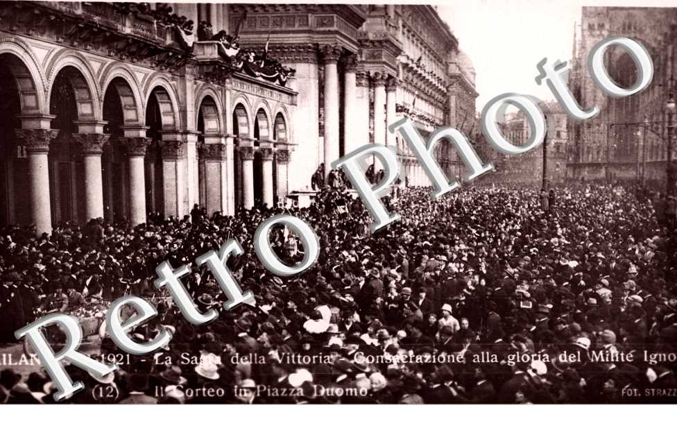 la sagra della vittoria, consacrazione alla gloria del milite Ignoto, il corteo in piazza Duomo
