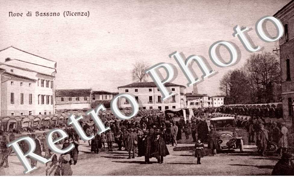 Militaires et leurs voitures