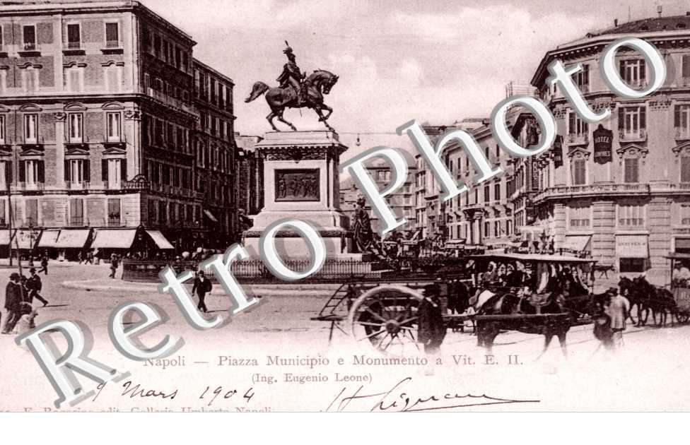 Piazza Municipio e Monumento a Vittorio Emanuele II