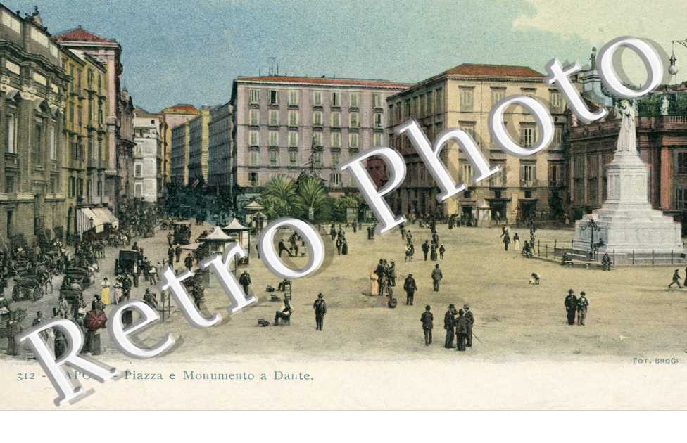 Piazza e Monumento a Dante