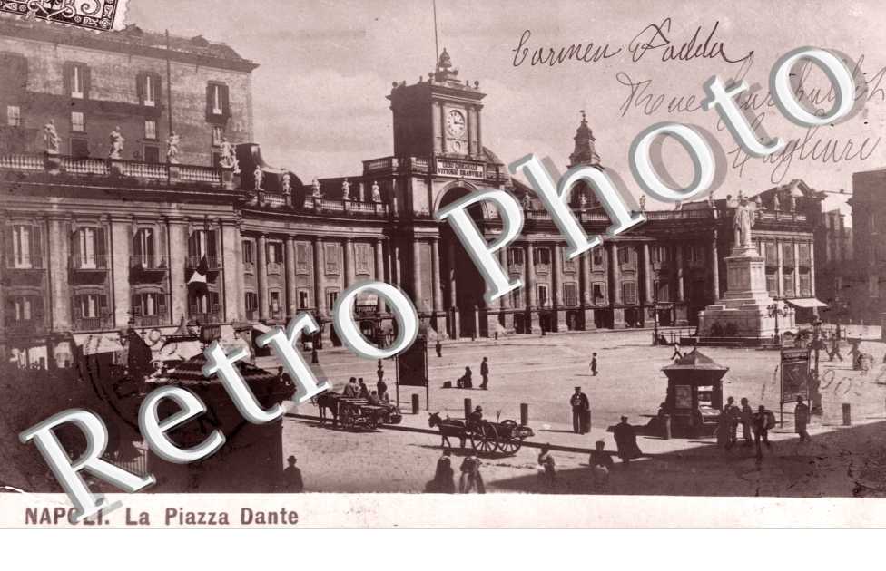 La Piazza Dante