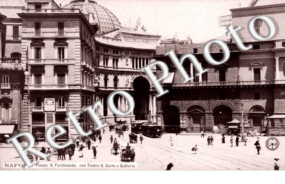 Piazza San Ferdinando con Teatro San Carlo e Galleria
