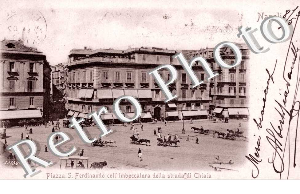 Piazza San Ferdinando coll'imboccatura della Strada di Chiaia