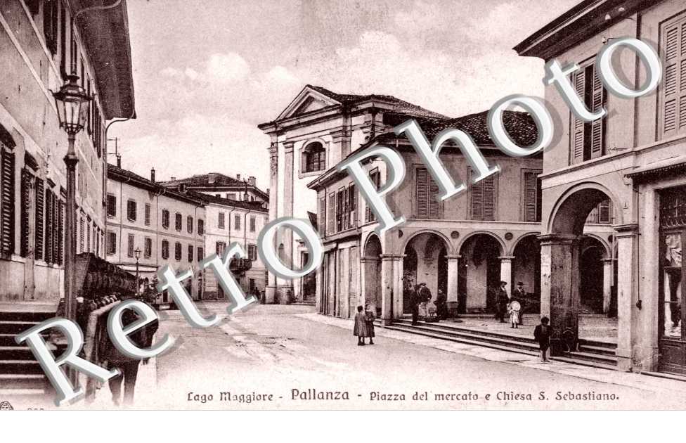 la piazza del mercato e chiesa S. Sebastiano
