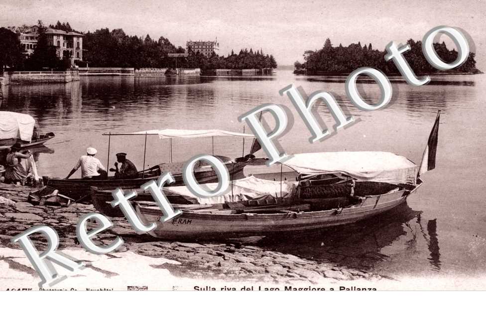 sulla riva del lago Maggiore