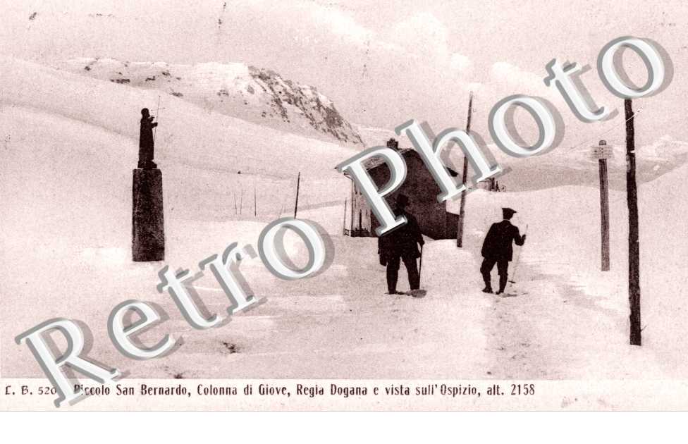 Colonna di Giove, Regia Dogana e vista sull'Ospizio