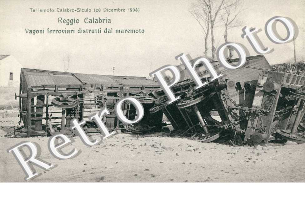 vagoni ferroviari distrutti dal maremoto, terremoto - 28 dicembre 1908