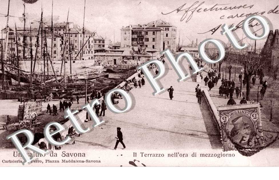 il terrazzo nell'ora di mezzogiorno