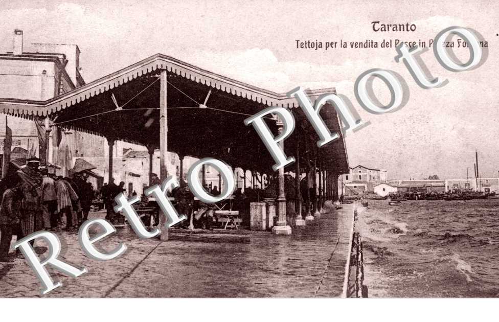 Tettoja per la vendita del Pesce in Piazza Fontana