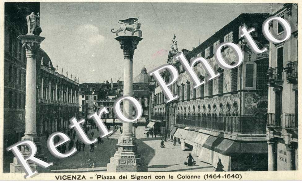 piazza dei Signori con le colonne