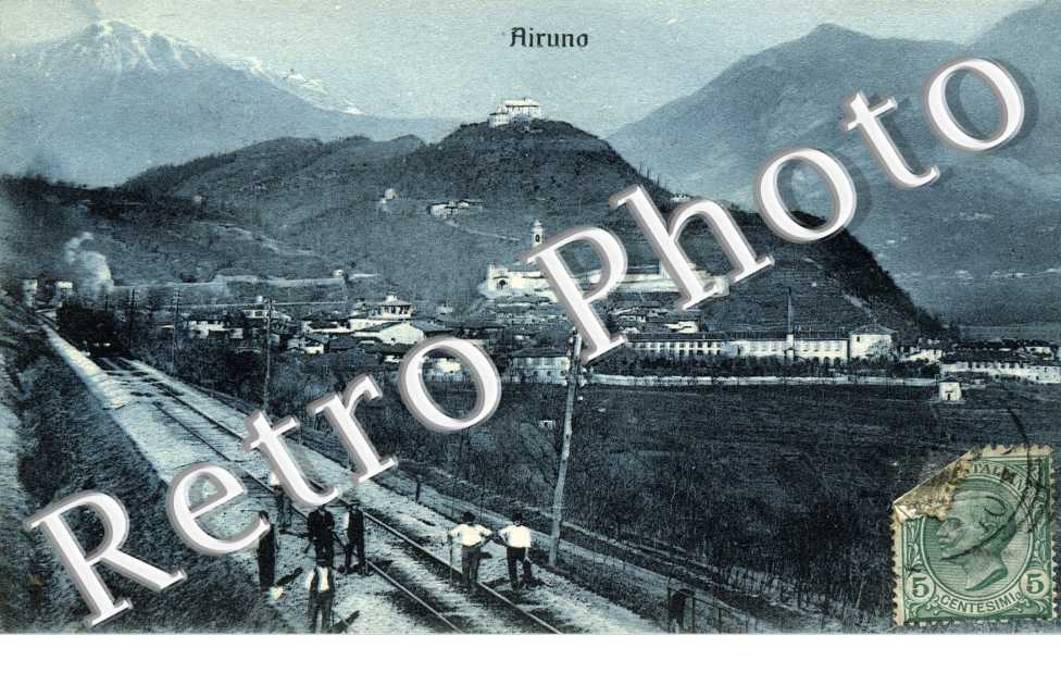 Vue Exterieure, les Chemins de Fer