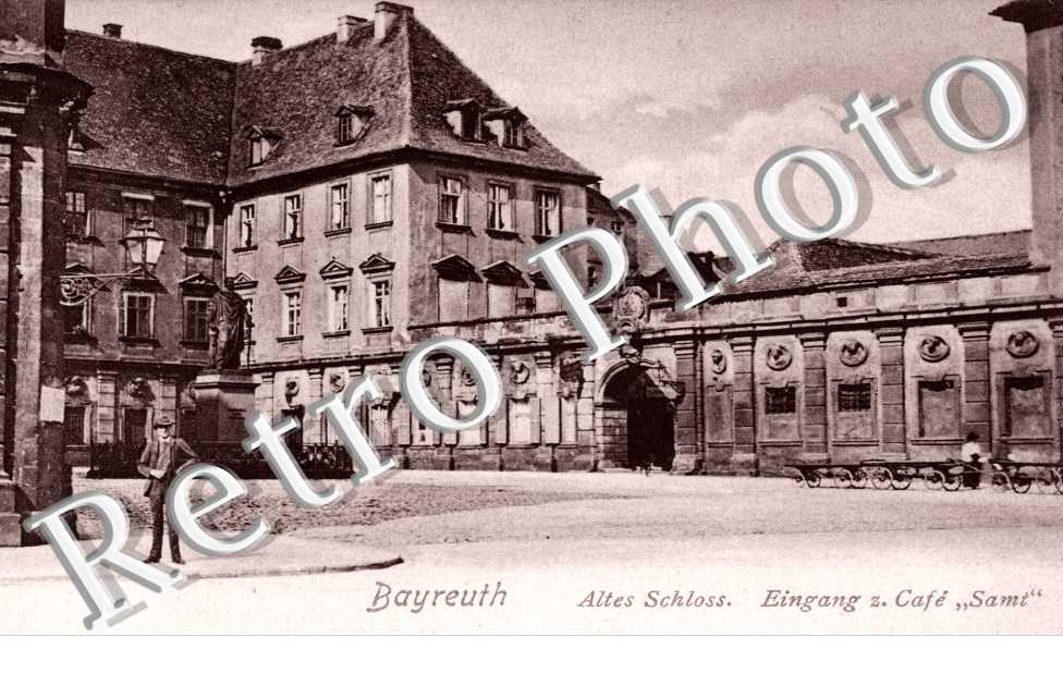 Altes Scloss. Eingang z. cafe "Samt"
