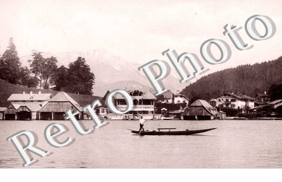 Une Embarcation sur le Lac