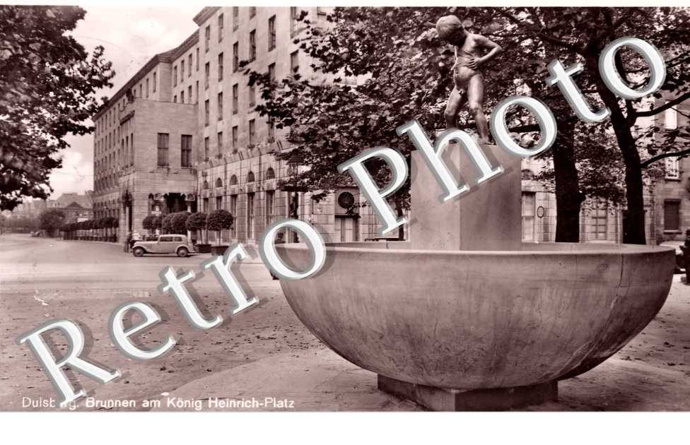 Brunnen am Konig Heinrich-Platz 