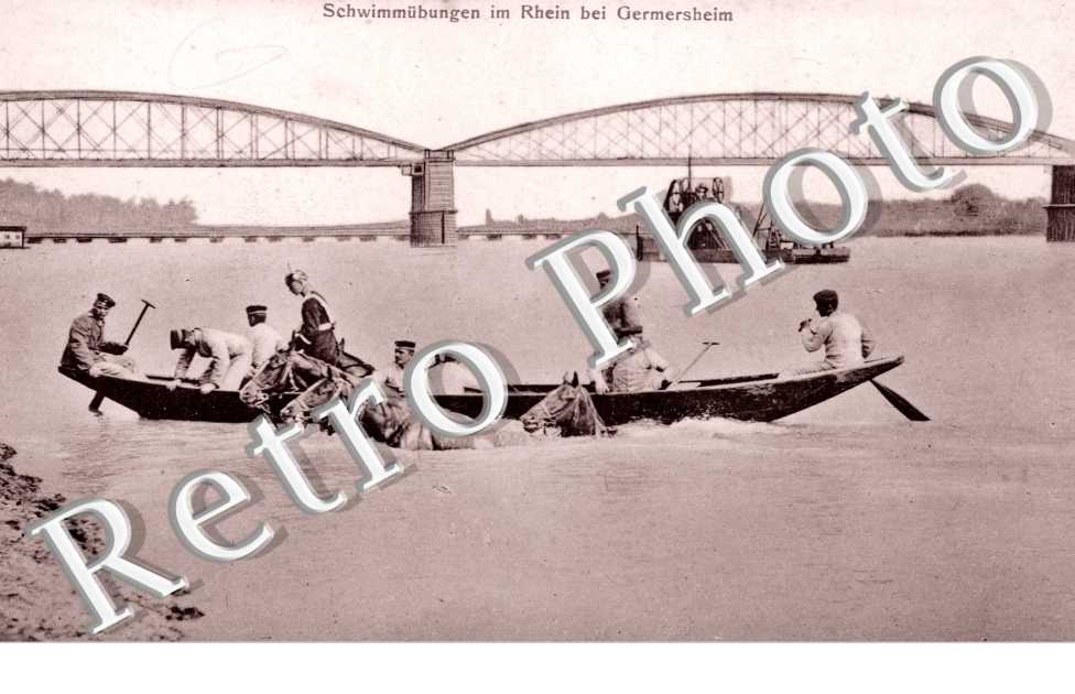 Schwimmubungen in Rhein