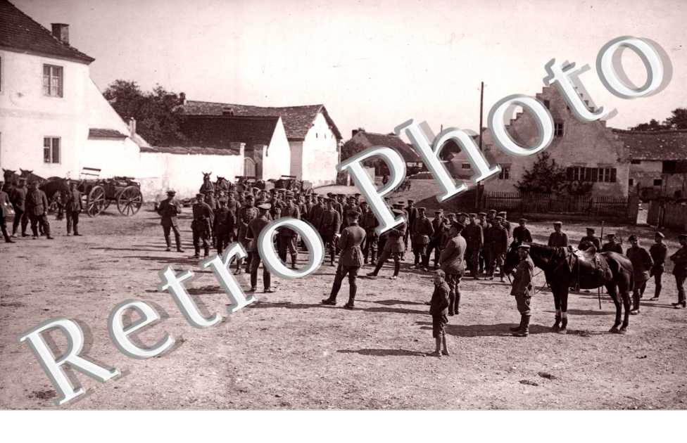 des Militaires et leurs chevaux